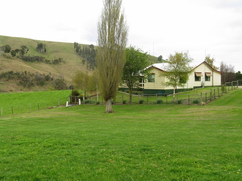 245 Tolands Road Cobungra, Omeo VIC 3898