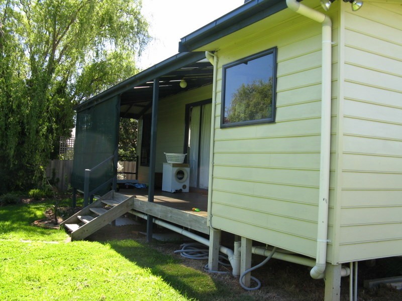 96 Day Avenue, Omeo VIC 3898