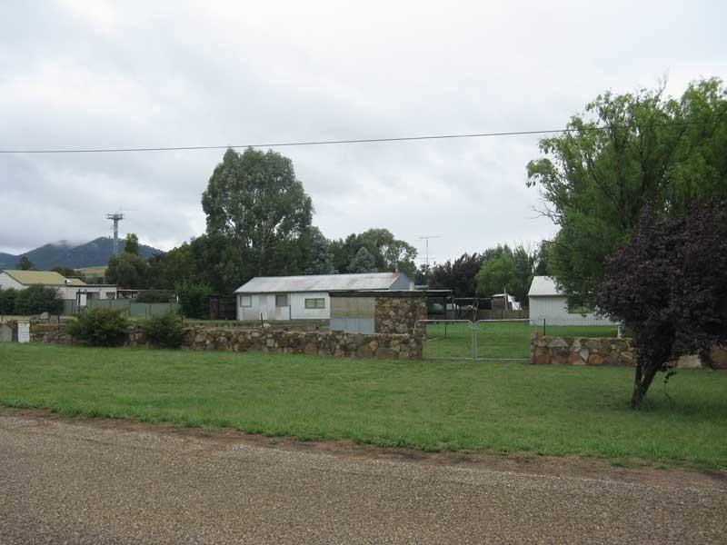 12 Young Street, Benambra VIC 3900