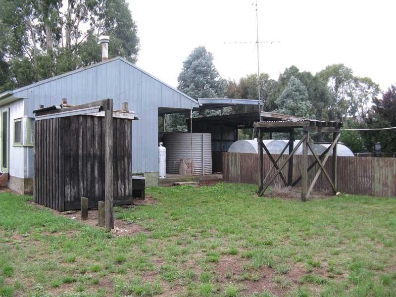 12 Young Street, Benambra VIC 3900