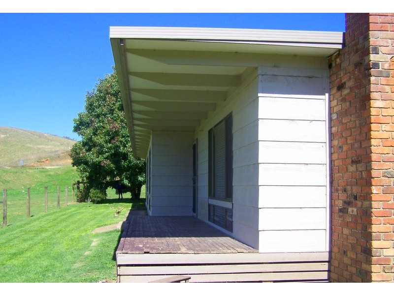 353 Omeo Highway, Omeo VIC 3898