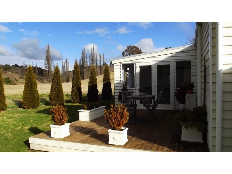 1 Day Avenue, Omeo VIC 3898