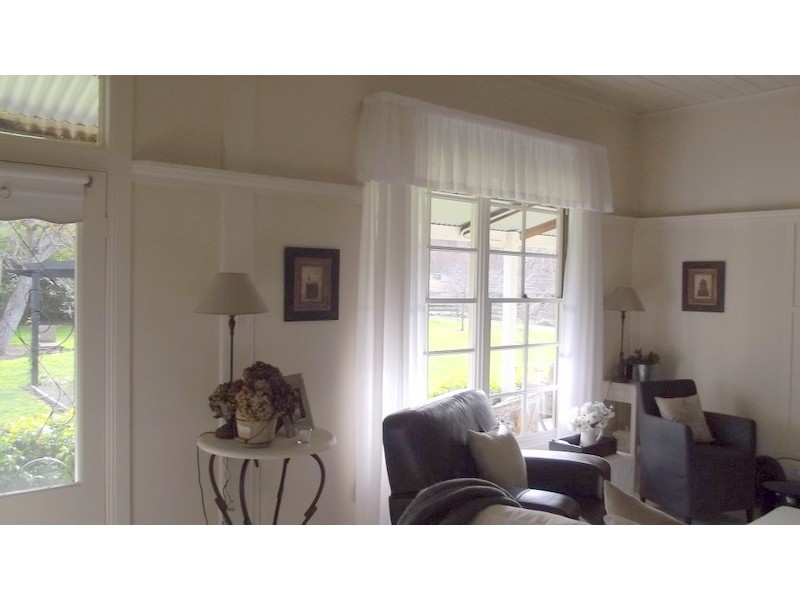 1 Day Avenue, Omeo VIC 3898