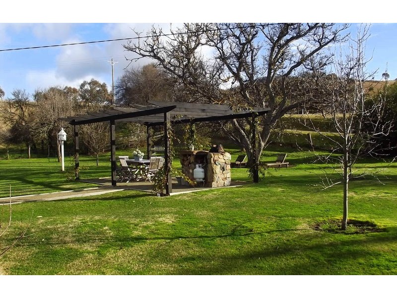 1 Day Avenue, Omeo VIC 3898