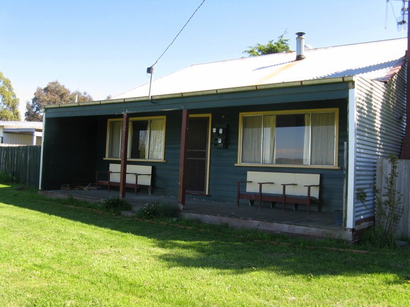 25 Foster Street, Benambra VIC 3900