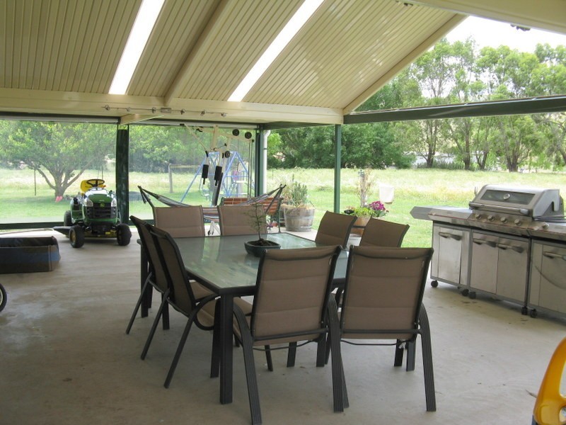 52 Omeo Valley Road, Omeo VIC 3898