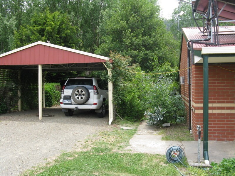 52 Omeo Valley Road, Omeo VIC 3898