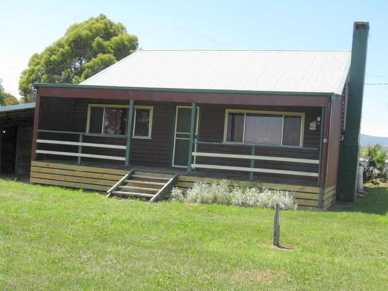 3 Foster Street, Benambra VIC 3900