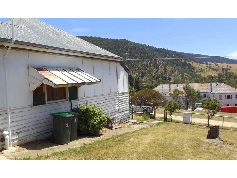 9 Camp Street, Omeo VIC 3898