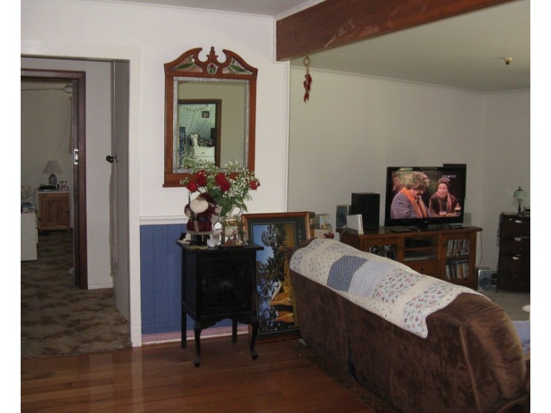 83 Weirs Lane, Hinnomunjie VIC 3898