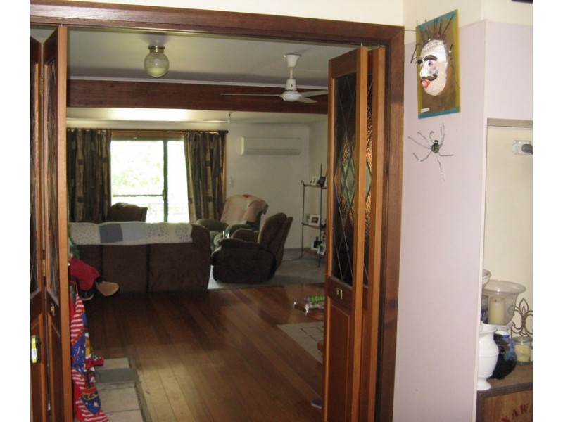 83 Weirs Lane, Hinnomunjie VIC 3898