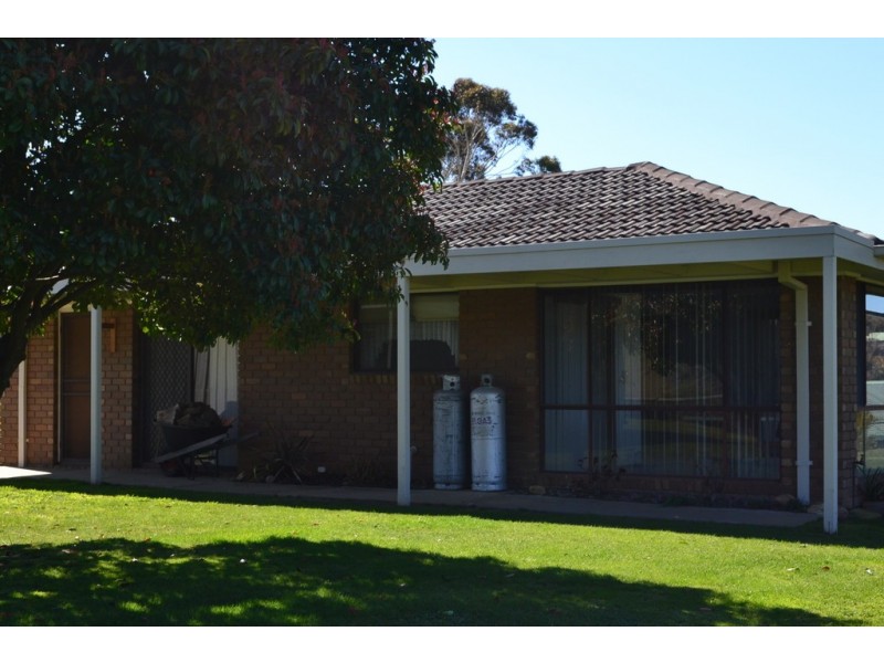 13 Crisp Street, Omeo VIC 3898