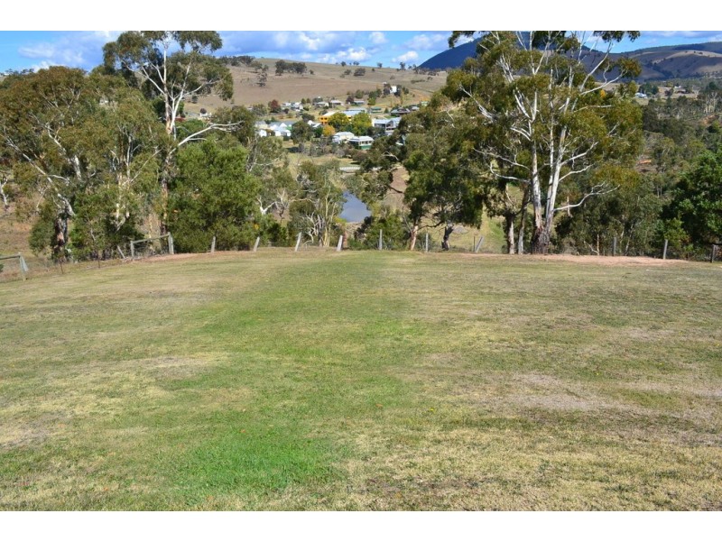 13 Crisp Street, Omeo VIC 3898