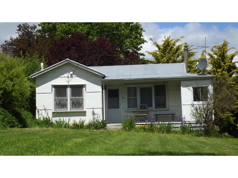 17 Cooper Street, Omeo VIC 3898