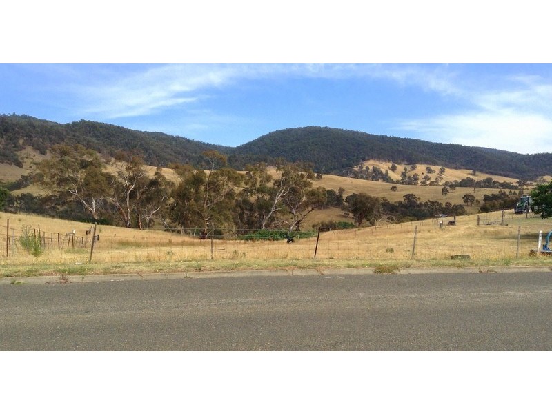 84 Day Avenue, Omeo VIC 3898