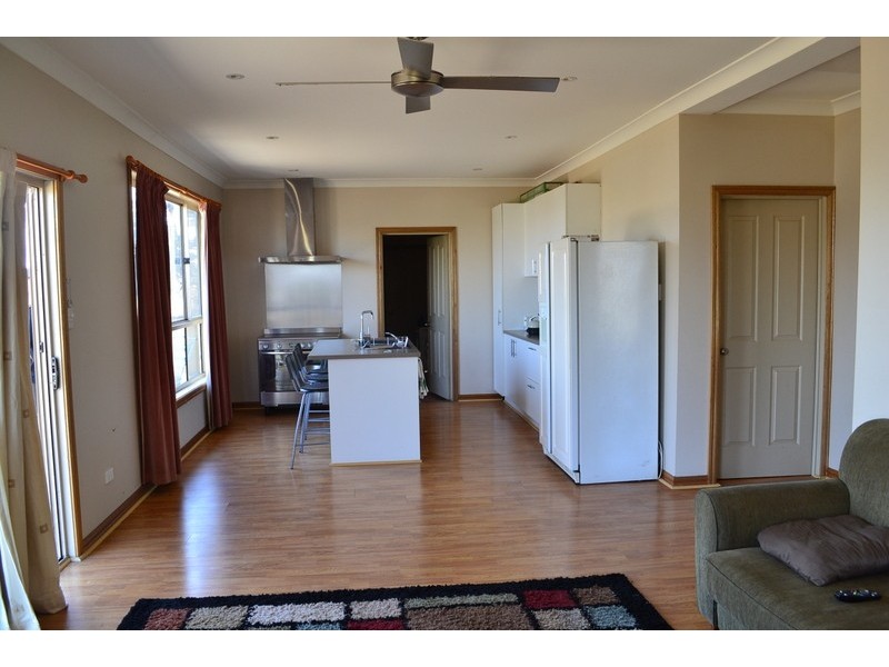 57 Macfarlane Street, Benambra VIC 3900