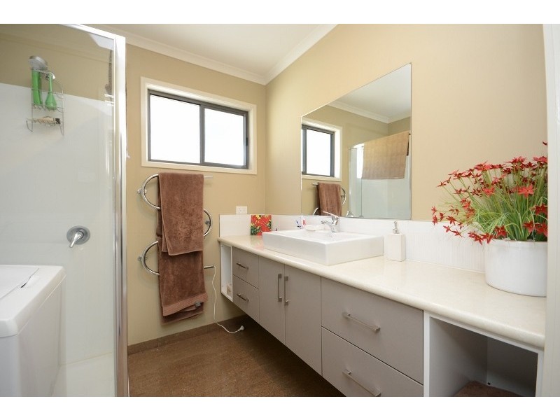 19 Brumley Street, Omeo VIC 3898