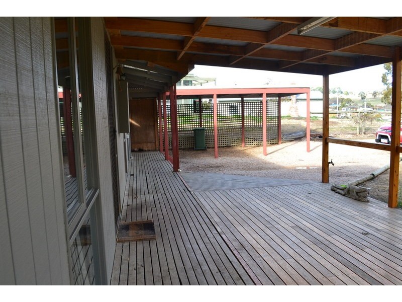 12 CRISP STREET, Omeo VIC 3898