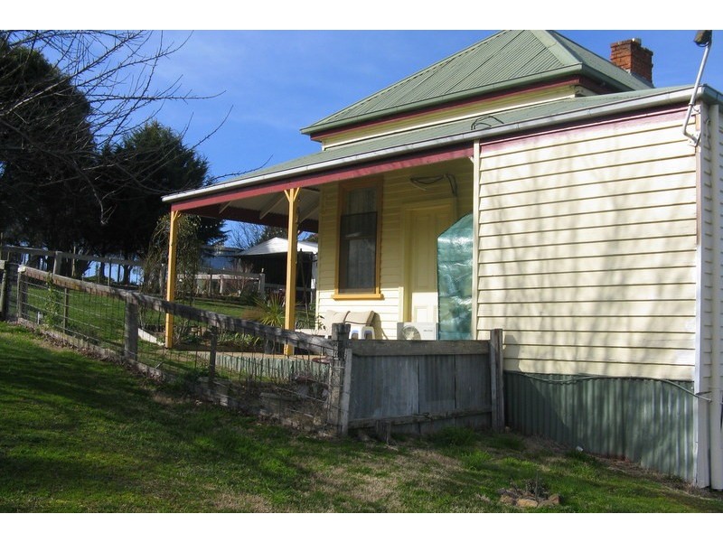 111 DAY AVENUE, Omeo VIC 3898