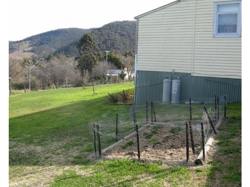 111 DAY AVENUE, Omeo VIC 3898