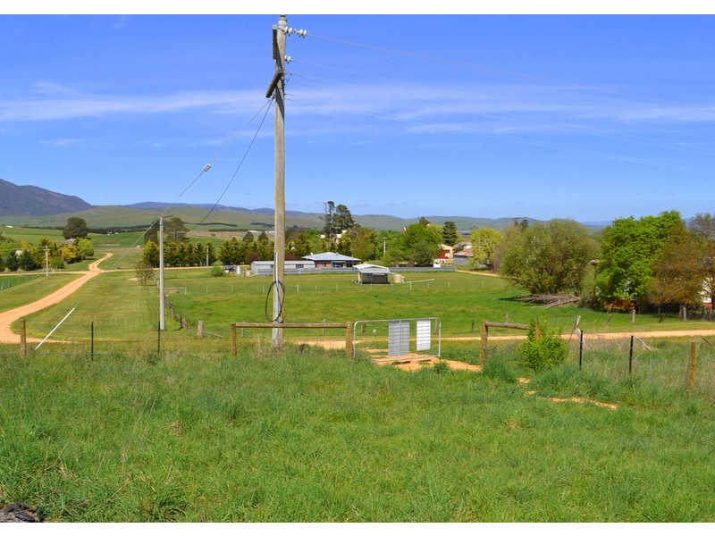 61 McFarlane Street, Benambra VIC 3900