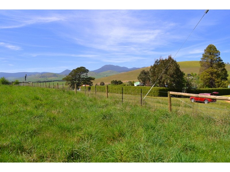 61 McFarlane Street, Benambra VIC 3900