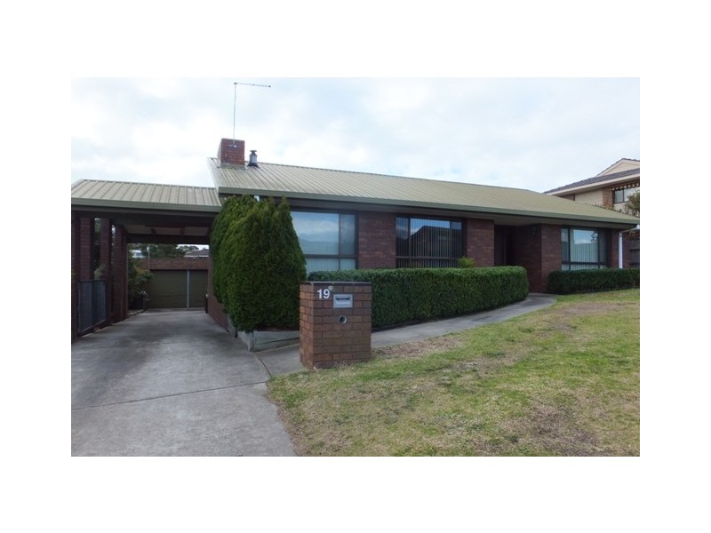19 Perriwinkle Drive, Lakes Entrance VIC 3909