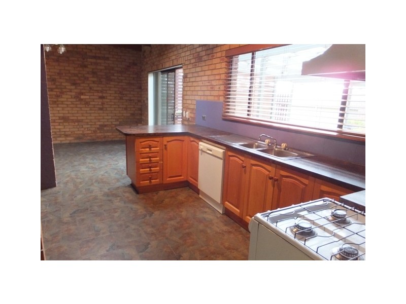 19 Perriwinkle Drive, Lakes Entrance VIC 3909