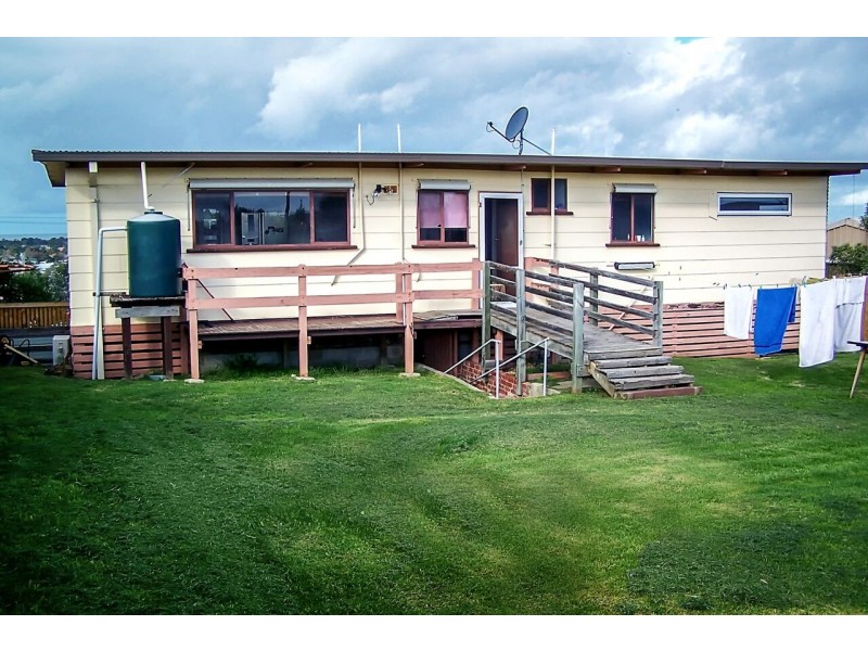 103 MYER STREET, Lakes Entrance VIC 3909