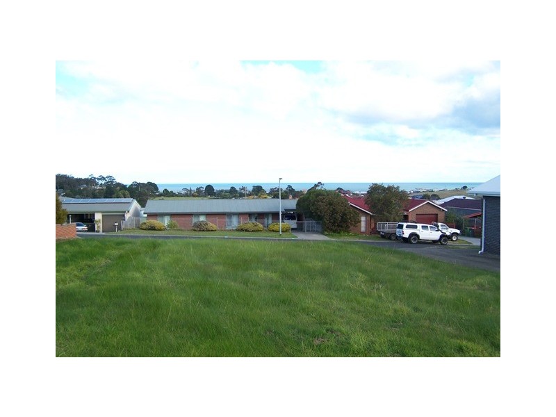 11 Ewing Court, Lakes Entrance VIC 3909