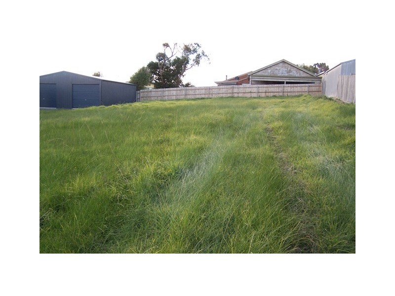 11 Ewing Court, Lakes Entrance VIC 3909