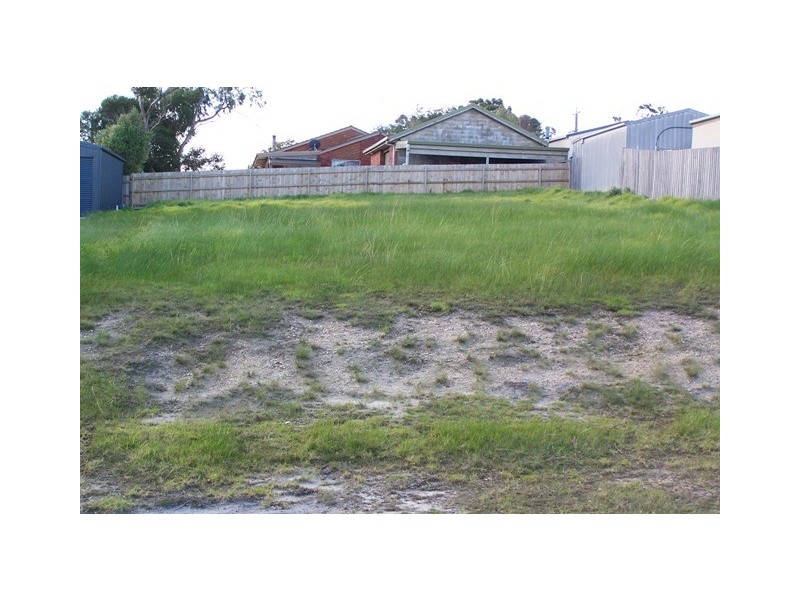 11 Ewing Court, Lakes Entrance VIC 3909