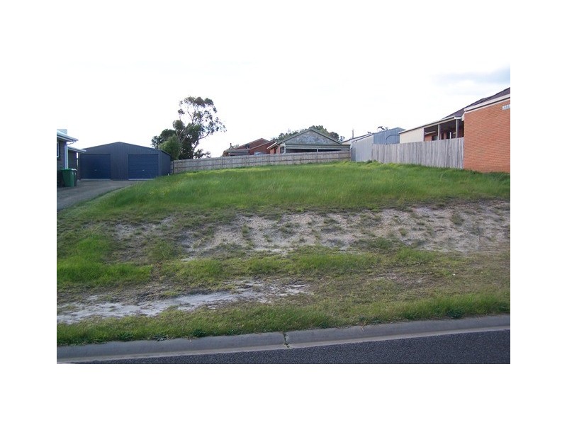 11 Ewing Court, Lakes Entrance VIC 3909