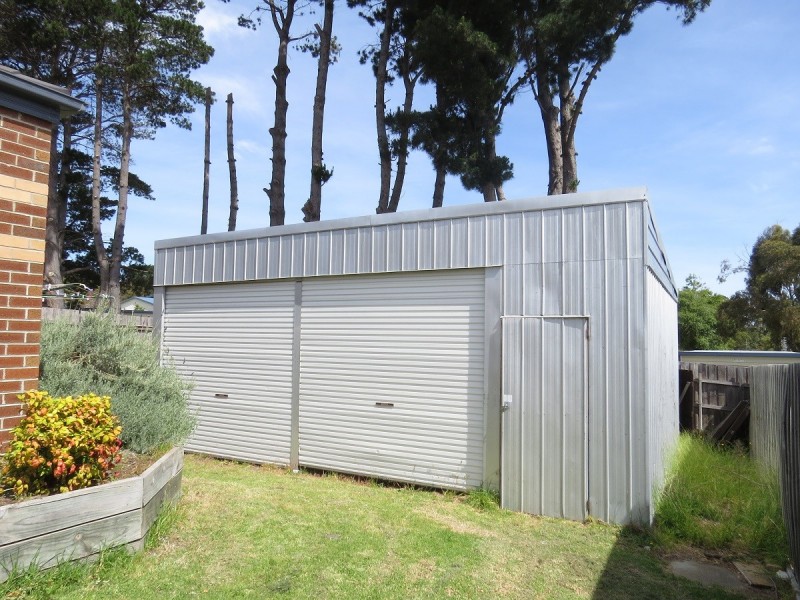 21 Mist Street, Lakes Entrance VIC 3909