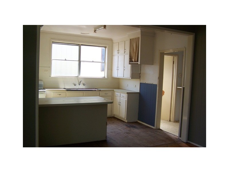 84 Carpenter Street, Lakes Entrance VIC 3909