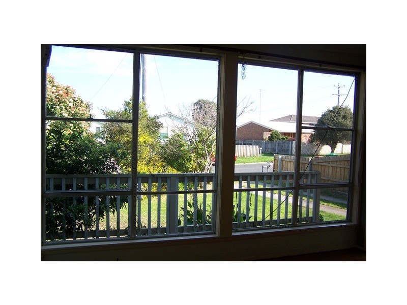 84 Carpenter Street, Lakes Entrance VIC 3909