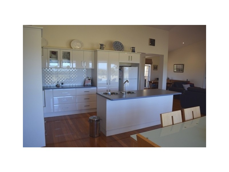 42 Kings Cove Boulevard, Metung VIC 3904