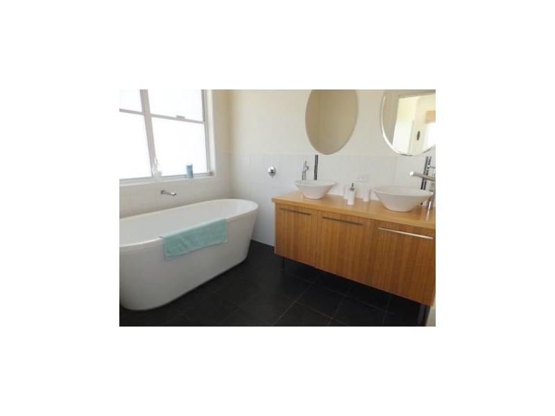 42 Kings Cove Boulevard, Metung VIC 3904