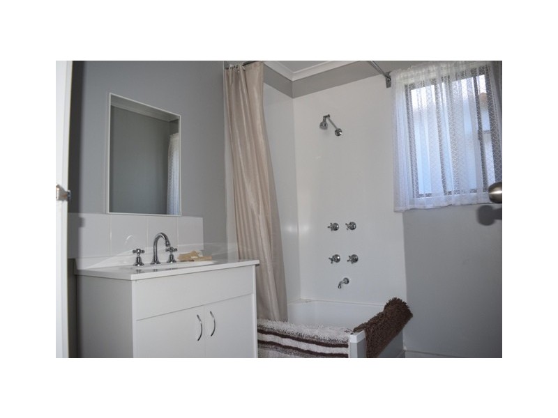 7 Willis Street, Lakes Entrance VIC 3909