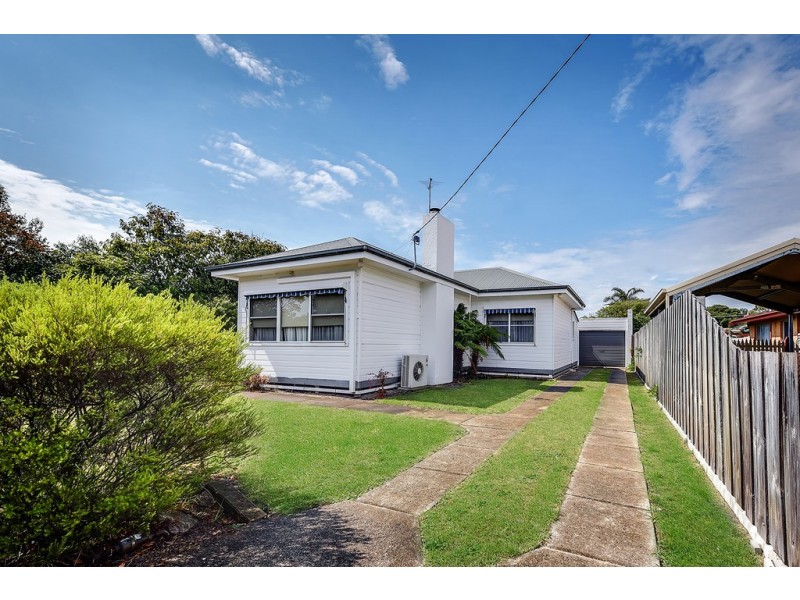 14 Mourilyan Street, Lakes Entrance VIC 3909
