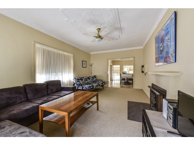 14 Mourilyan Street, Lakes Entrance VIC 3909