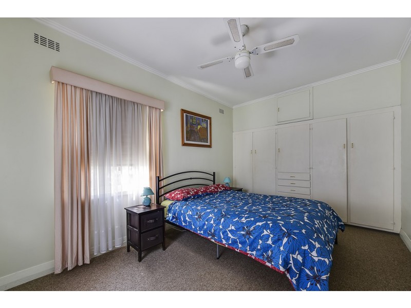 14 Mourilyan Street, Lakes Entrance VIC 3909