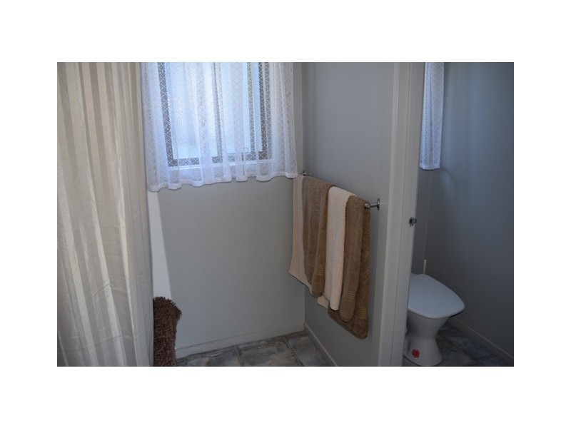 7 Willis Street, Lakes Entrance VIC 3909
