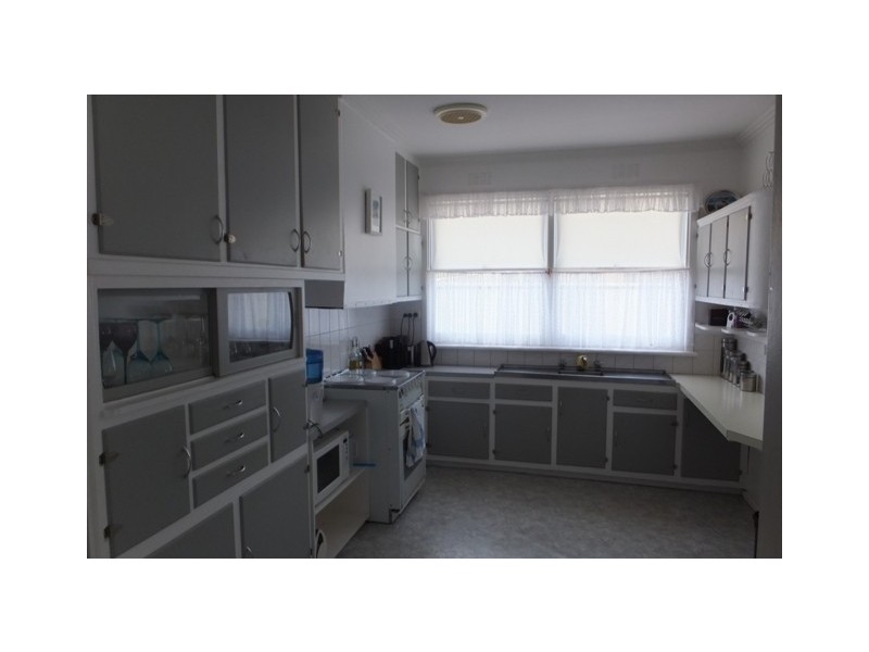 11 Middle Street, Lakes Entrance VIC 3909