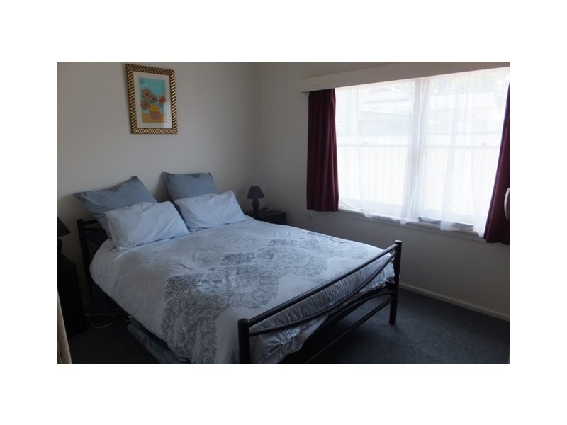 11 Middle Street, Lakes Entrance VIC 3909