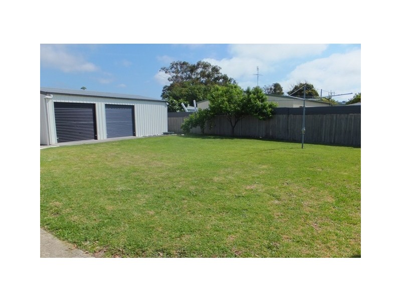 11 Middle Street, Lakes Entrance VIC 3909