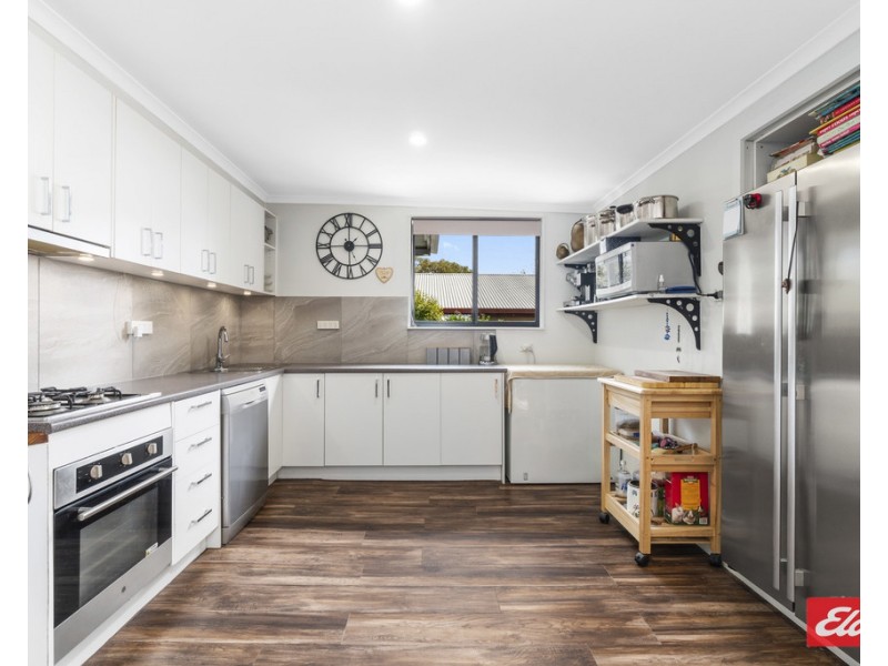 82 Capes Road, Lakes Entrance VIC 3909