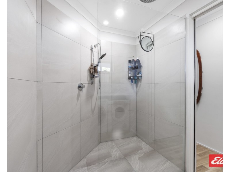 82 Capes Road, Lakes Entrance VIC 3909