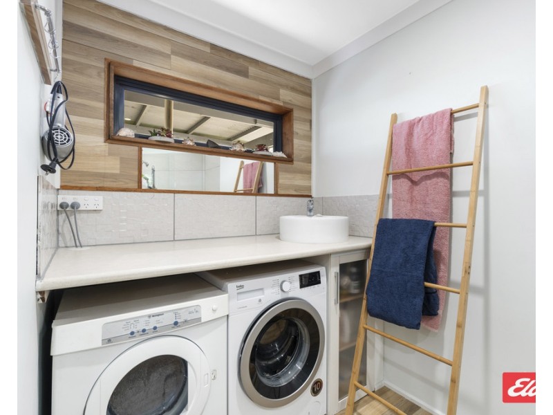 82 Capes Road, Lakes Entrance VIC 3909