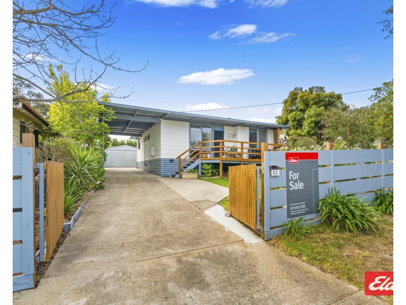 82 Capes Road, Lakes Entrance VIC 3909